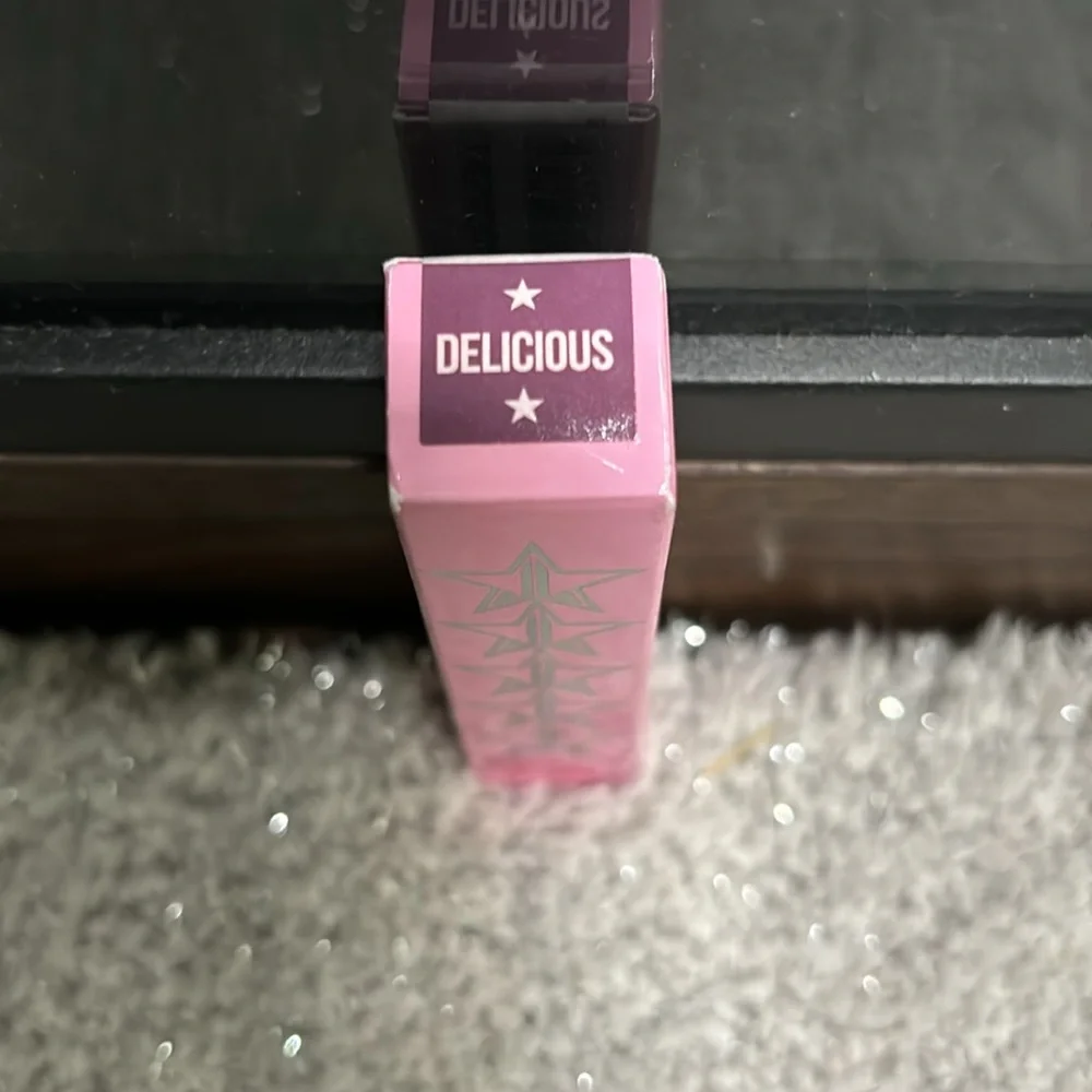 Jeffrey Star Delicious Velour Liquid Lipstick! Vegan.